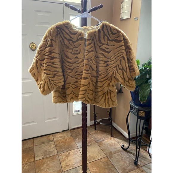 Unbranded Jackets & Blazers - Women's Unbranded Tan reversible Faux Fur Jacket size L